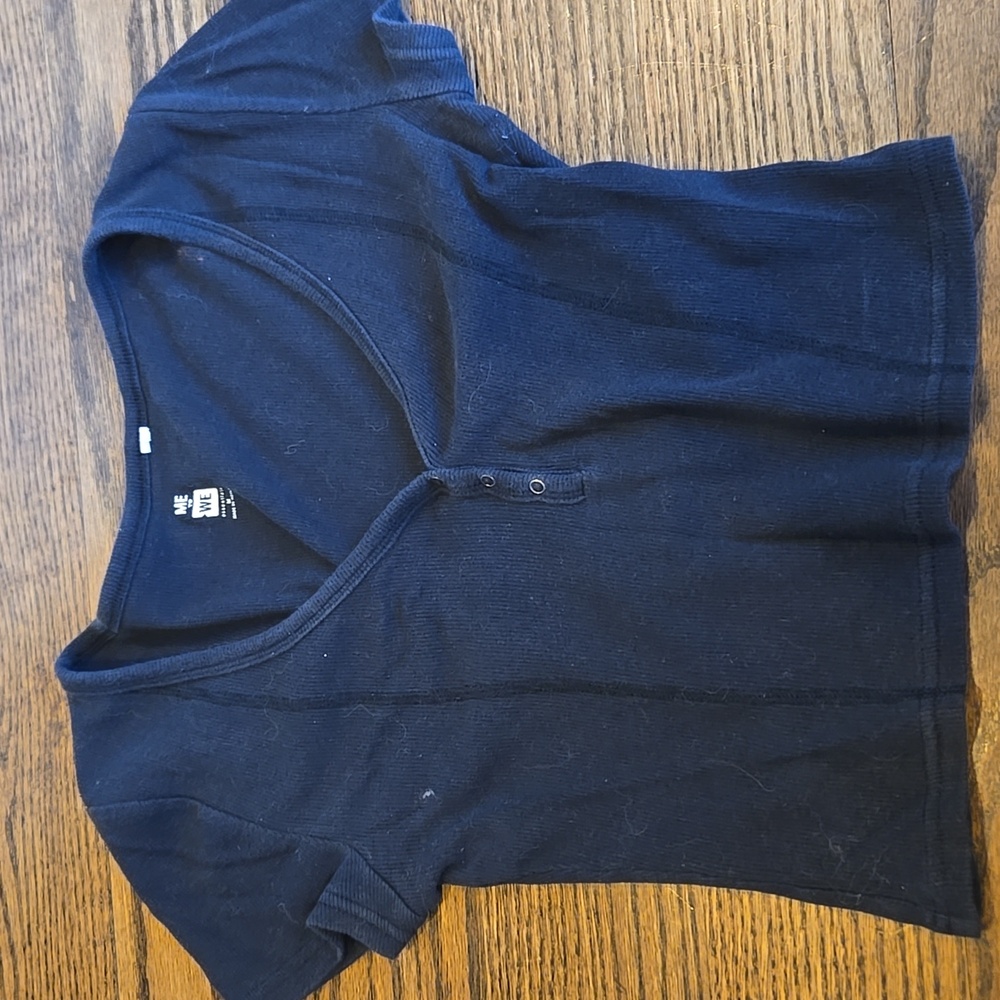 Black henley short sleeve v neck crop top